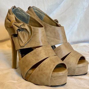 Nude heels ankle platform with bows